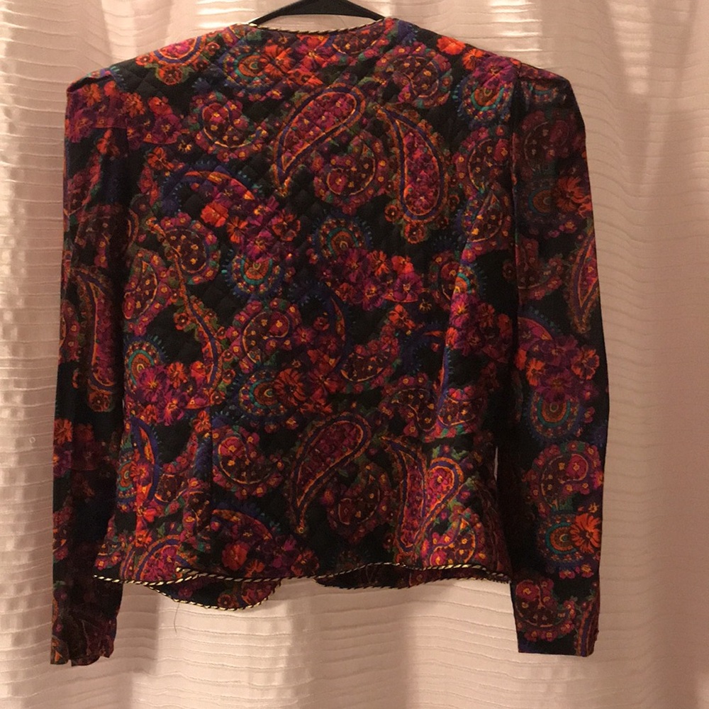 Pretty Vintage Light Jacket! - image 4